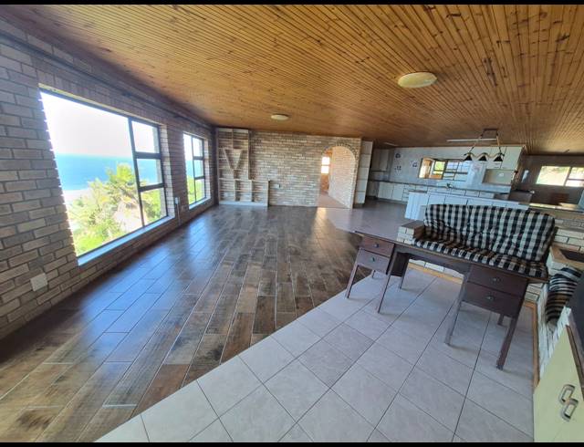 4 BEDROOM HOUSE FOR SALE IN DANA BAY